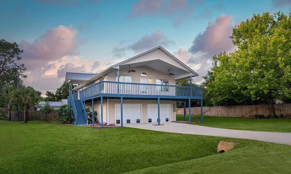 Five Bedroom Home In The Heart Of St Aug Beach 세인트어거스틴 외부 사진