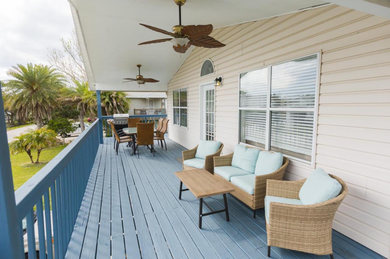 Five Bedroom Home In The Heart Of St Aug Beach 세인트어거스틴 외부 사진
