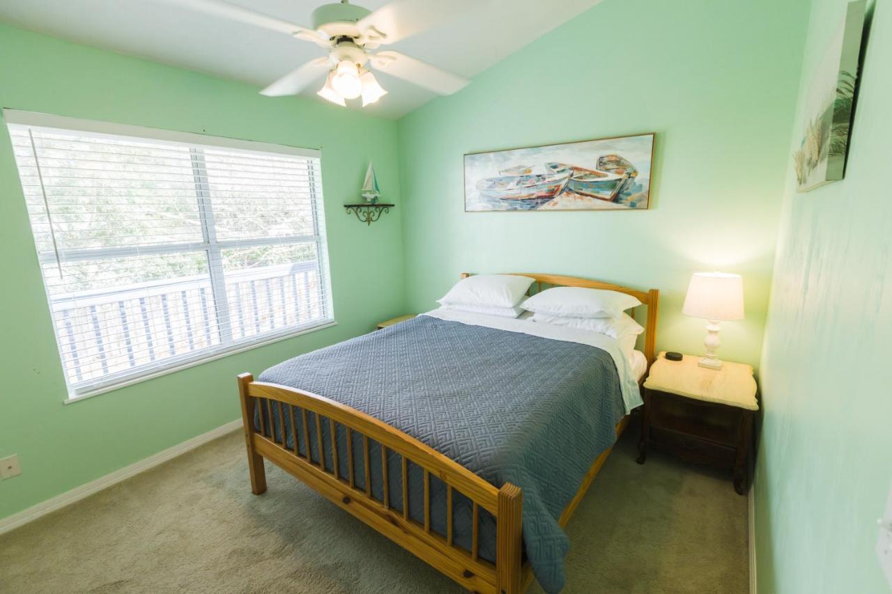 Five Bedroom Home In The Heart Of St Aug Beach 세인트어거스틴 외부 사진